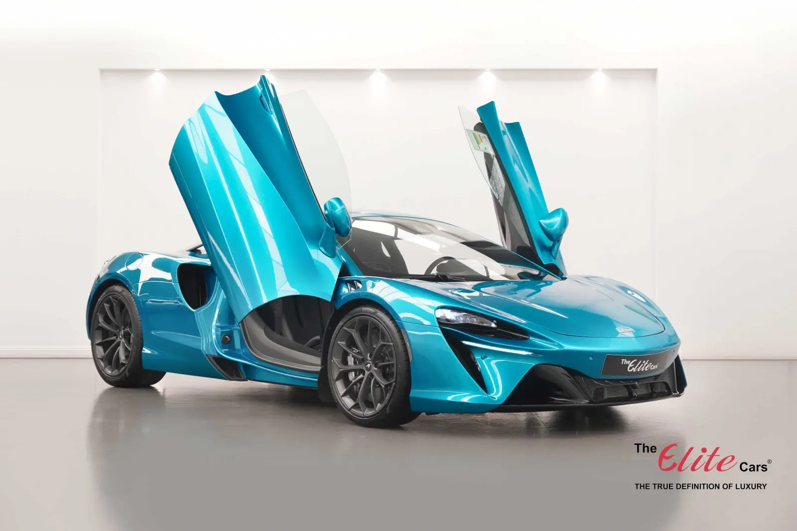 McLaren Artura 2023 — photo 1