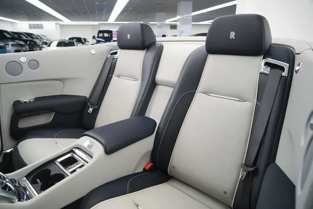 Rolls-Royce Dawn 4 Button