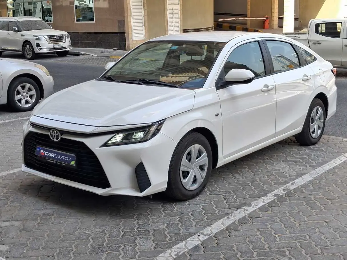 Toyota Yaris 2023 — photo 1