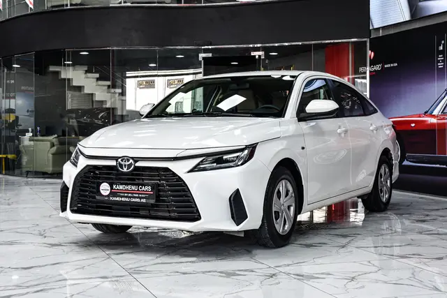 Toyota Yaris E