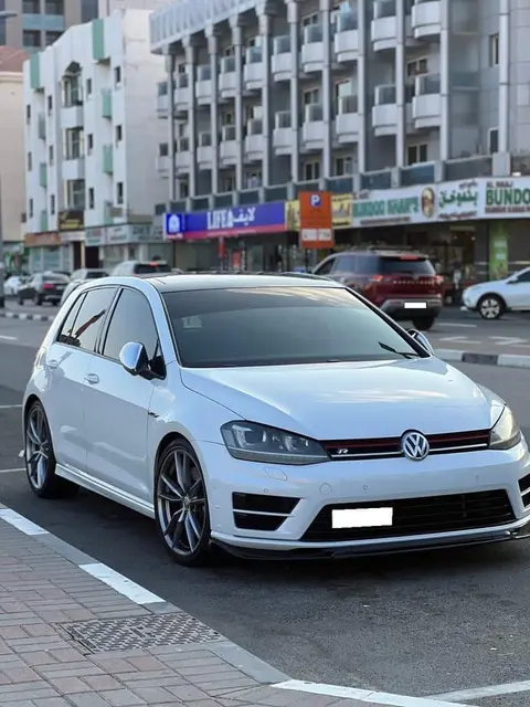 Volkswagen GOLF R in Dubai