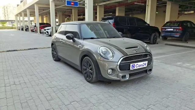 MINI Cooper S in Dubai