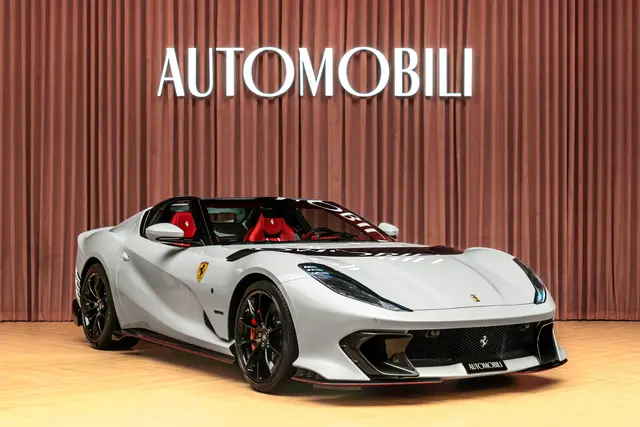 Ferrari 812 Competizione Aperta