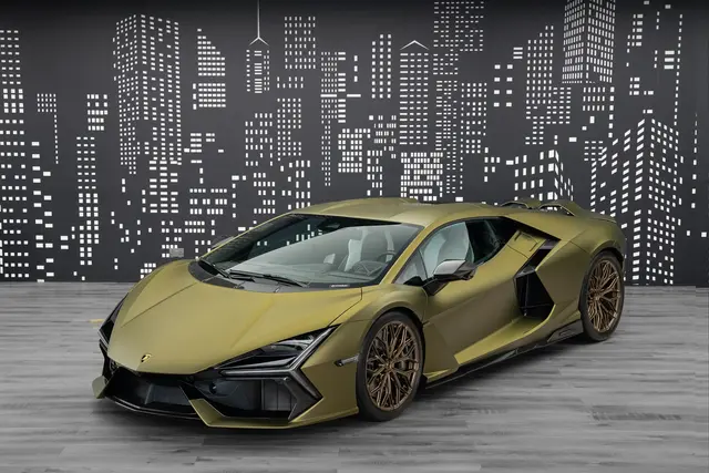 Lamborghini Revuelto