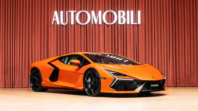 Lamborghini Revuelto