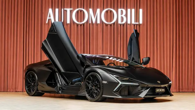 Lamborghini Revuelto