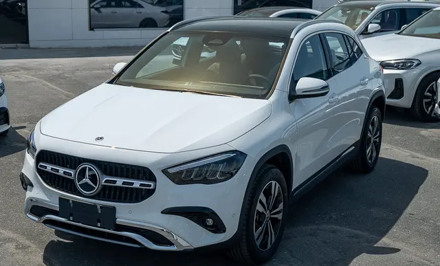 Mercedes-Benz GLA 200