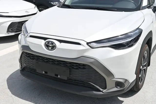 Toyota Frontlander Luxury 2.0L Hybrid
