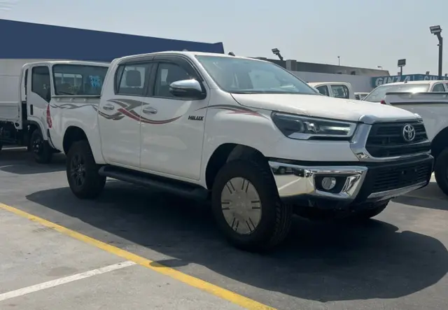 Toyota Hilux 2.7 SR5 Petrol GCC