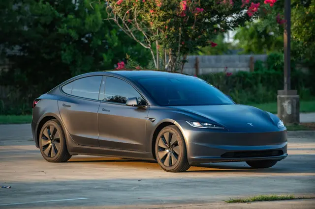 Tesla Model 3 Long Range AWD