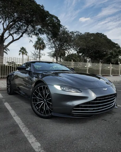 Aston Martin Vantage