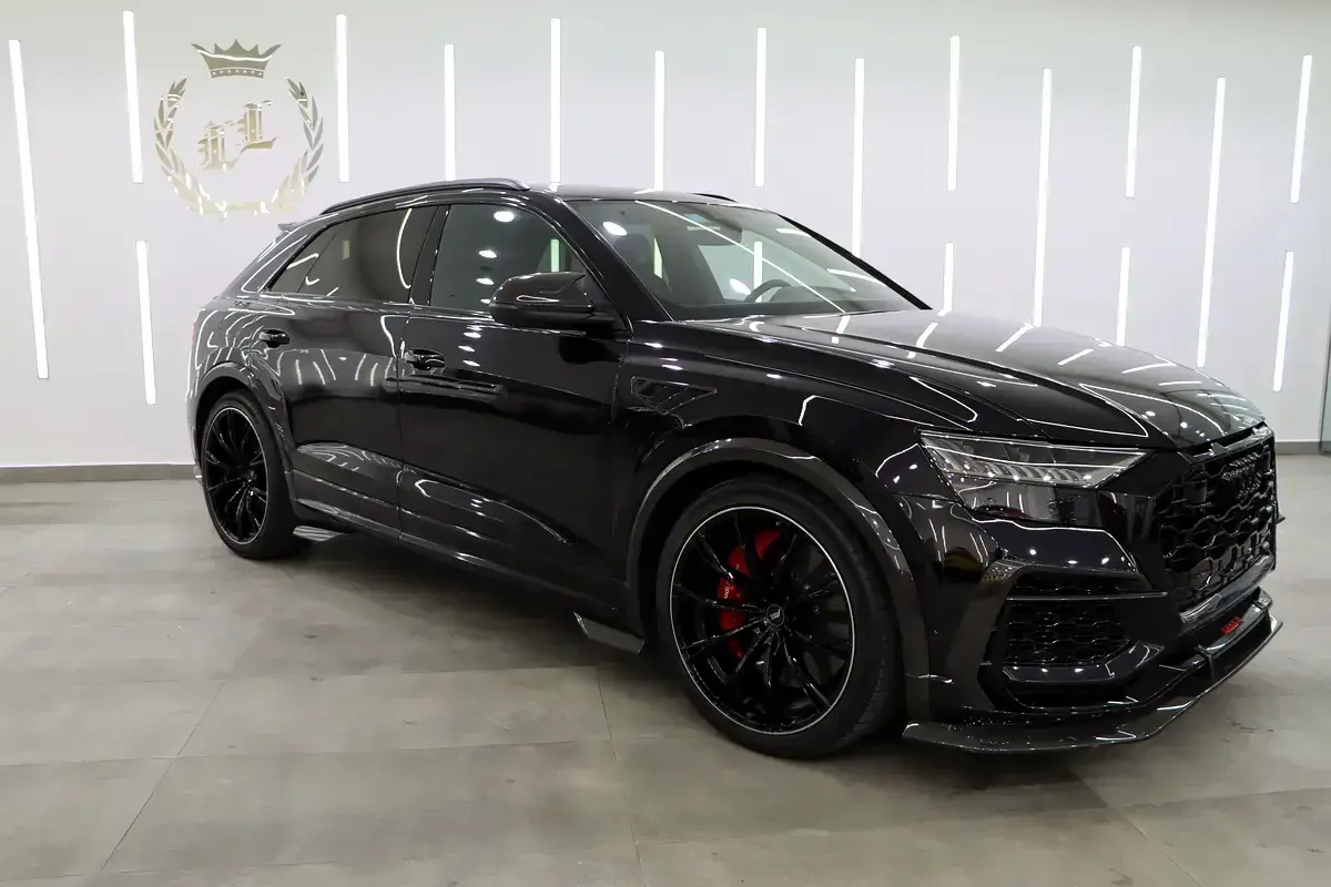 Audi RS Q8 2023 — photo 1
