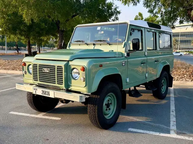 Land Rover Defender