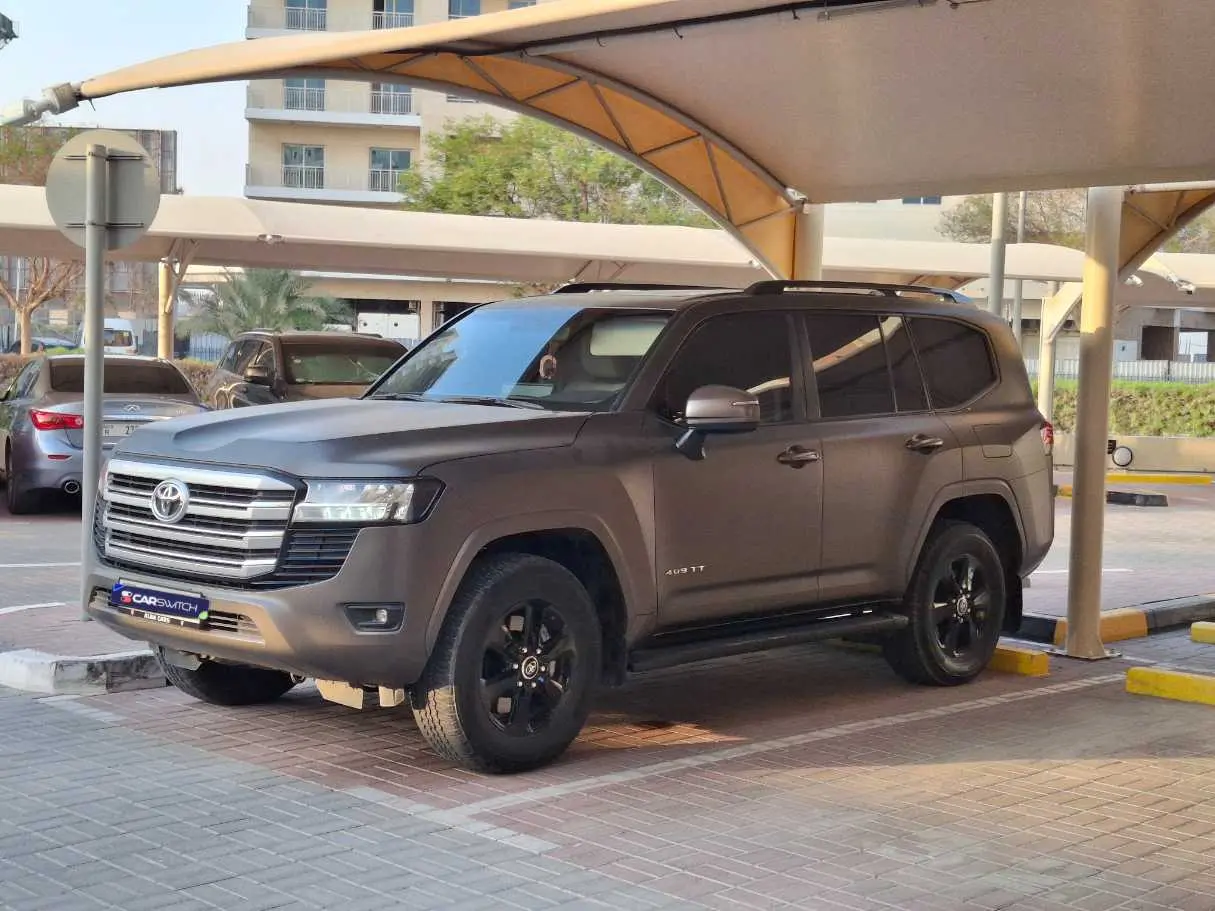 Toyota Land Cruiser 2022 — photo 1