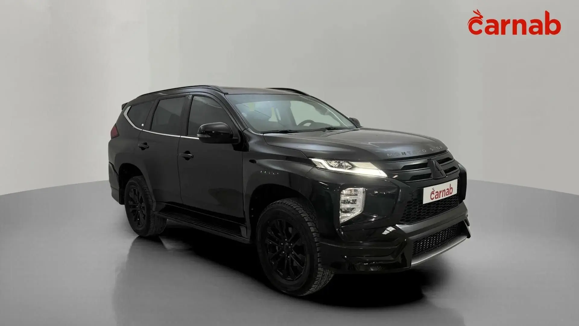 Mitsubishi Montero 2023 — photo 1