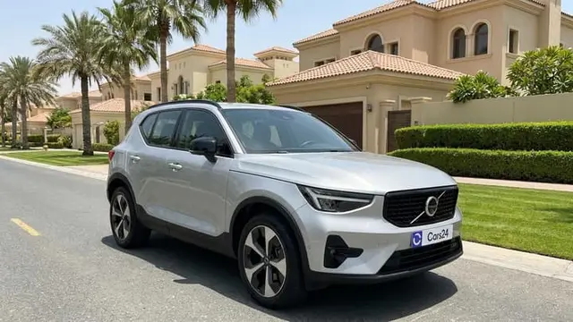 Volvo XC40 B4 ULTIMATE DARK in