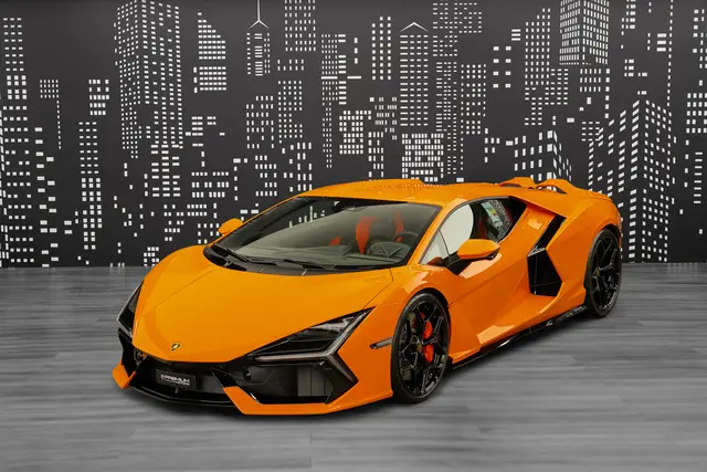 Lamborghini Revuelto