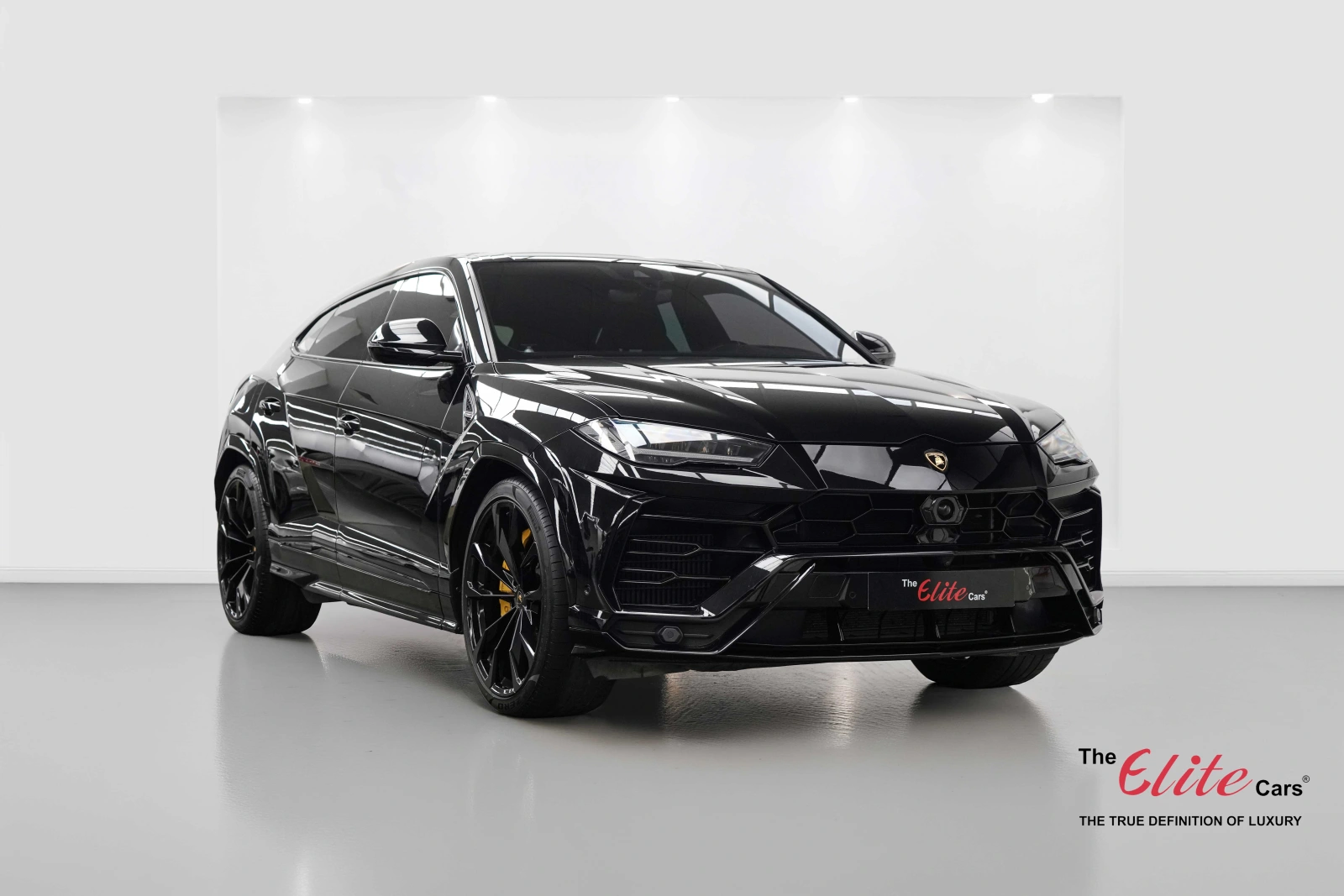 Lamborghini URUS 2022 — photo 1