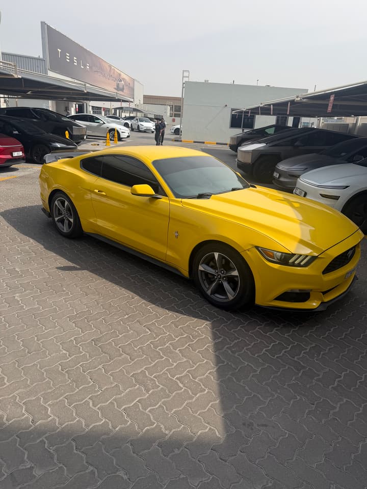 Ford Mustang V6 in Dubai