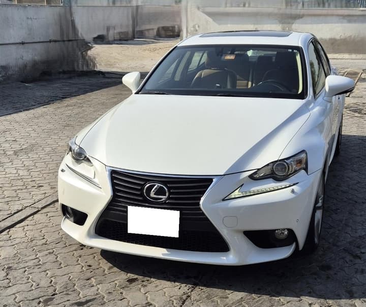 Lexus Is350 PRESTIGE in Dubai