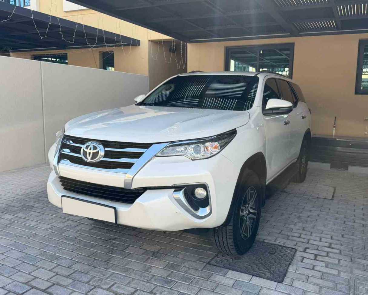 Toyota Fortuner 2018 — photo 1