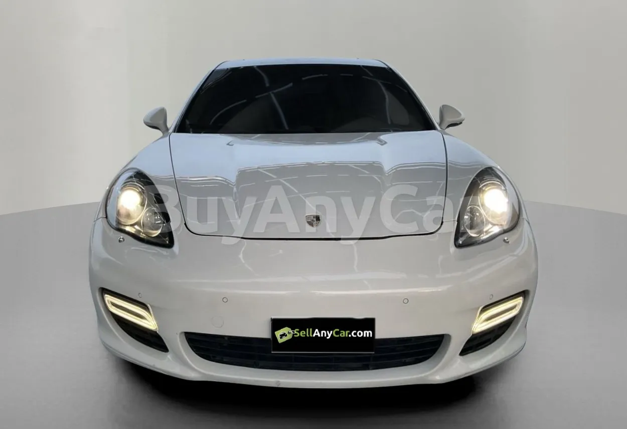 Porsche Panamera 2010 — photo 1