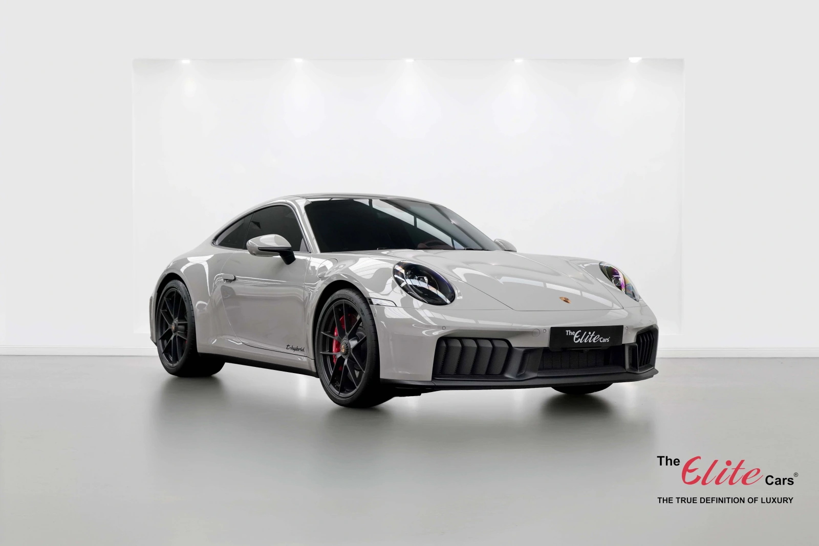 Porsche 911 Carrera GTS T-hybrid 2025 — photo 1