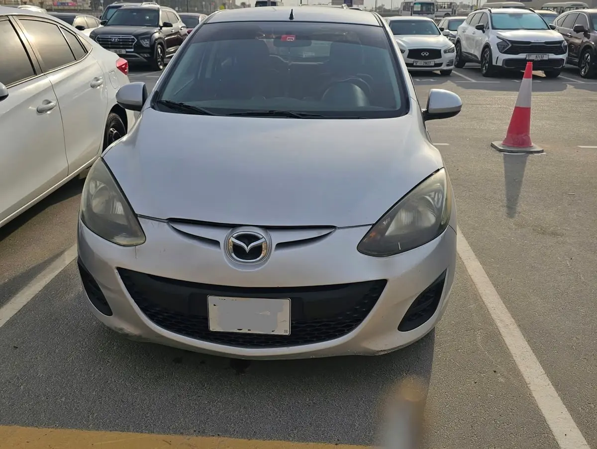 Mazda 2 2013 — photo 1