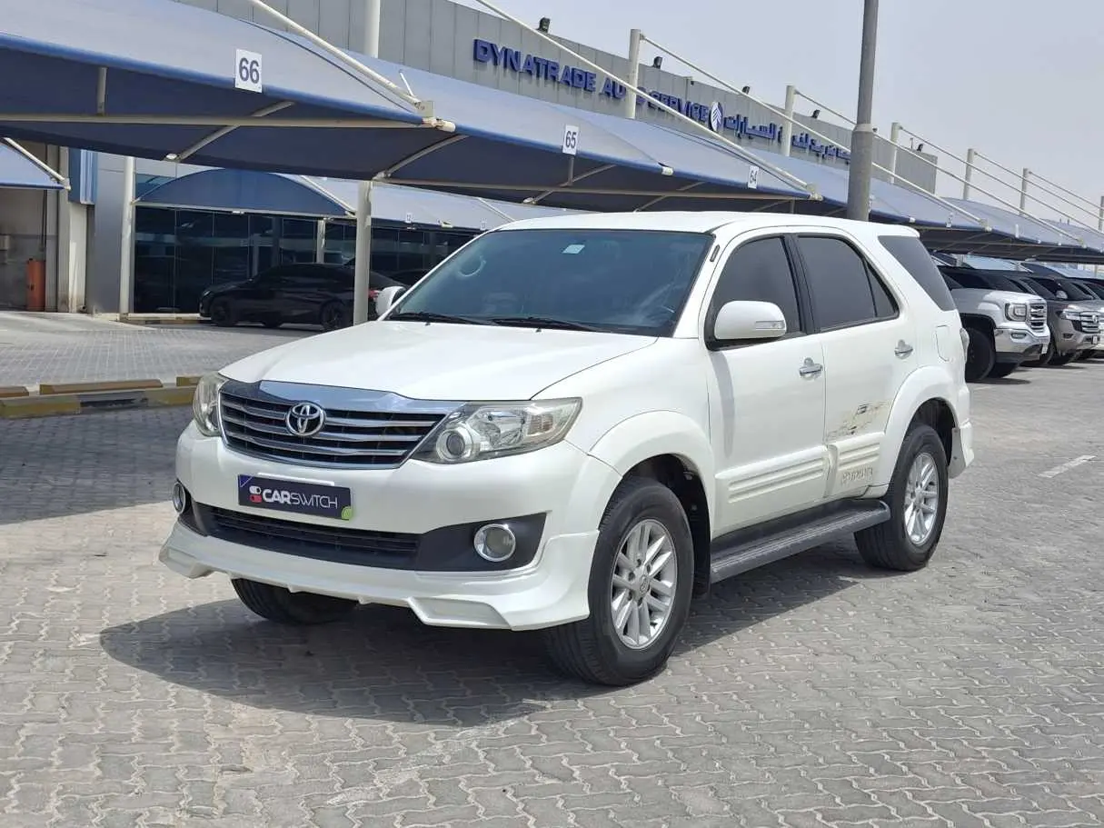 Toyota Fortuner 2014 — photo 1
