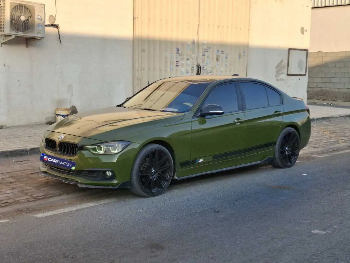 BMW 318 2016 — photo 1