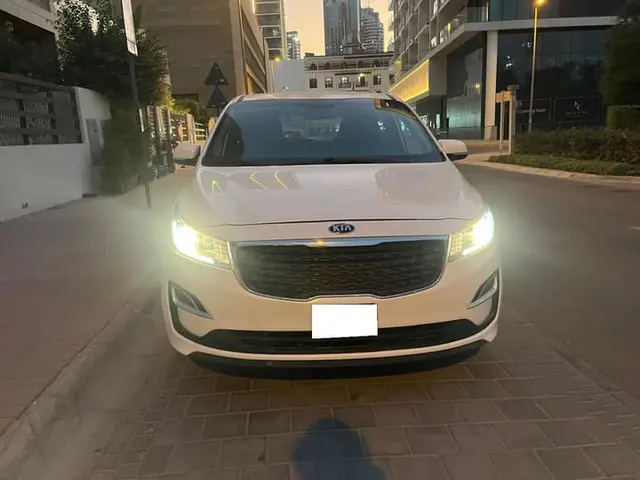 Kia Sedona EX in Dubai