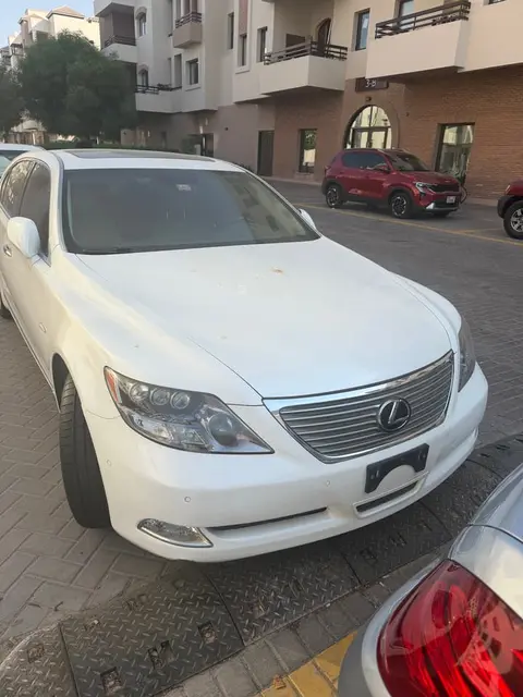 Lexus Ls460 PREMIER SWB