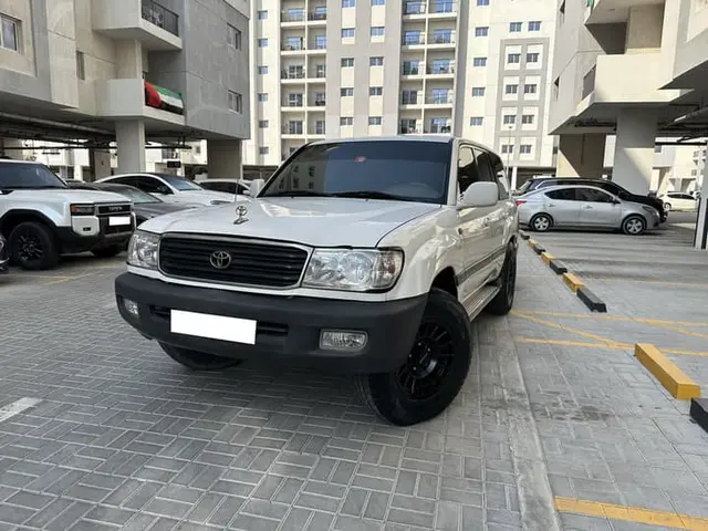 Toyota LAND CRUISER GXR in Dubai