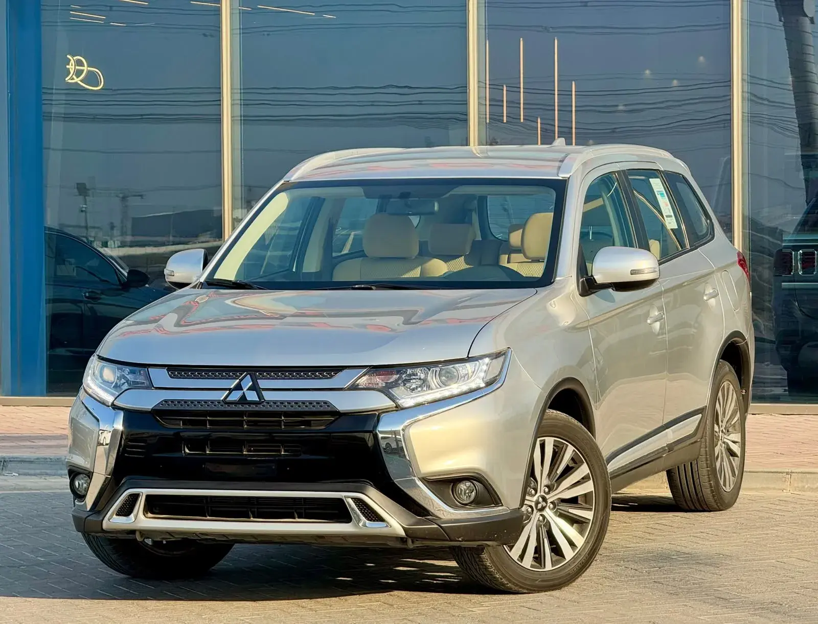 Mitsubishi Outlander GLS 2023 — photo 1