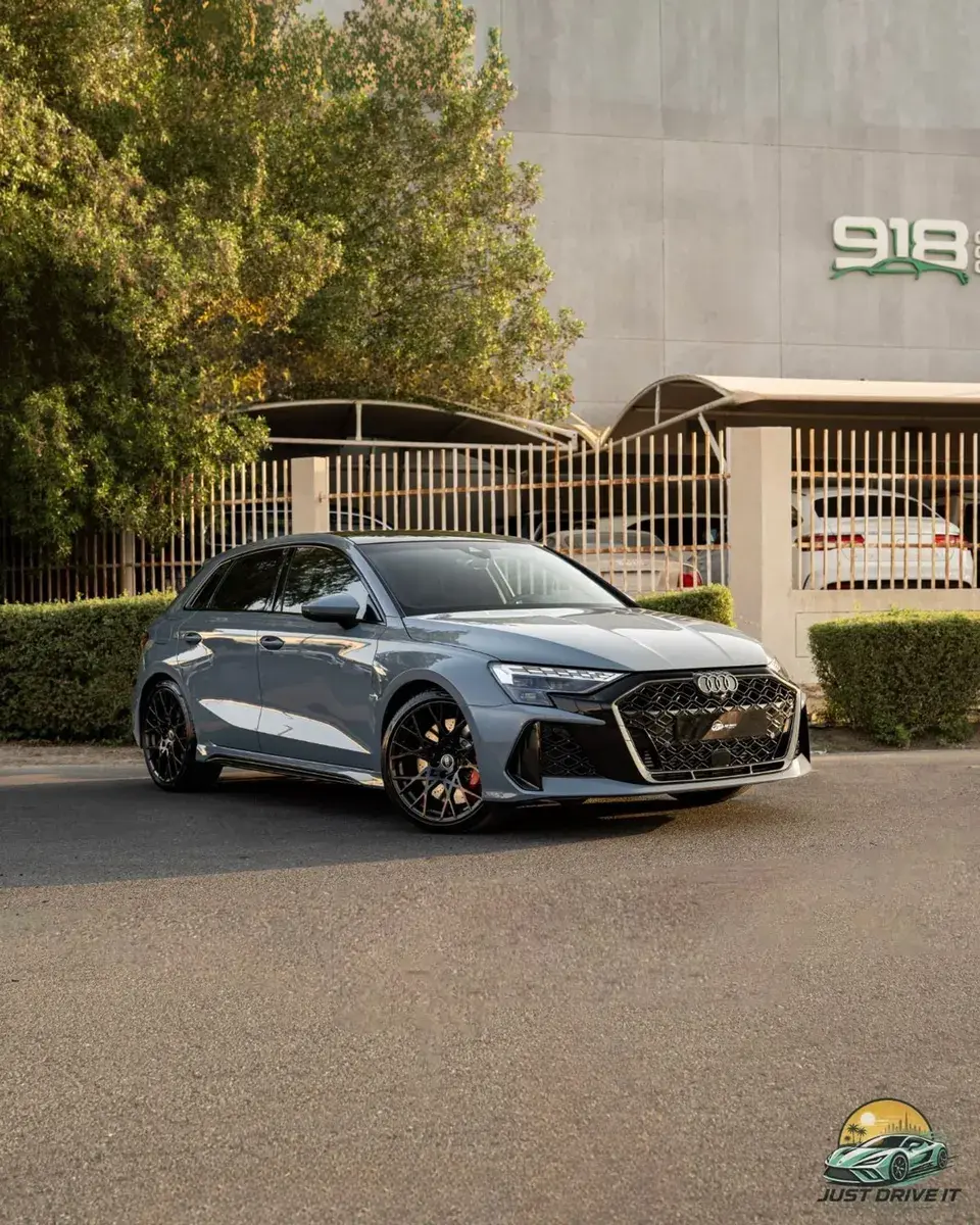 Audi RS3 2025 — photo 1