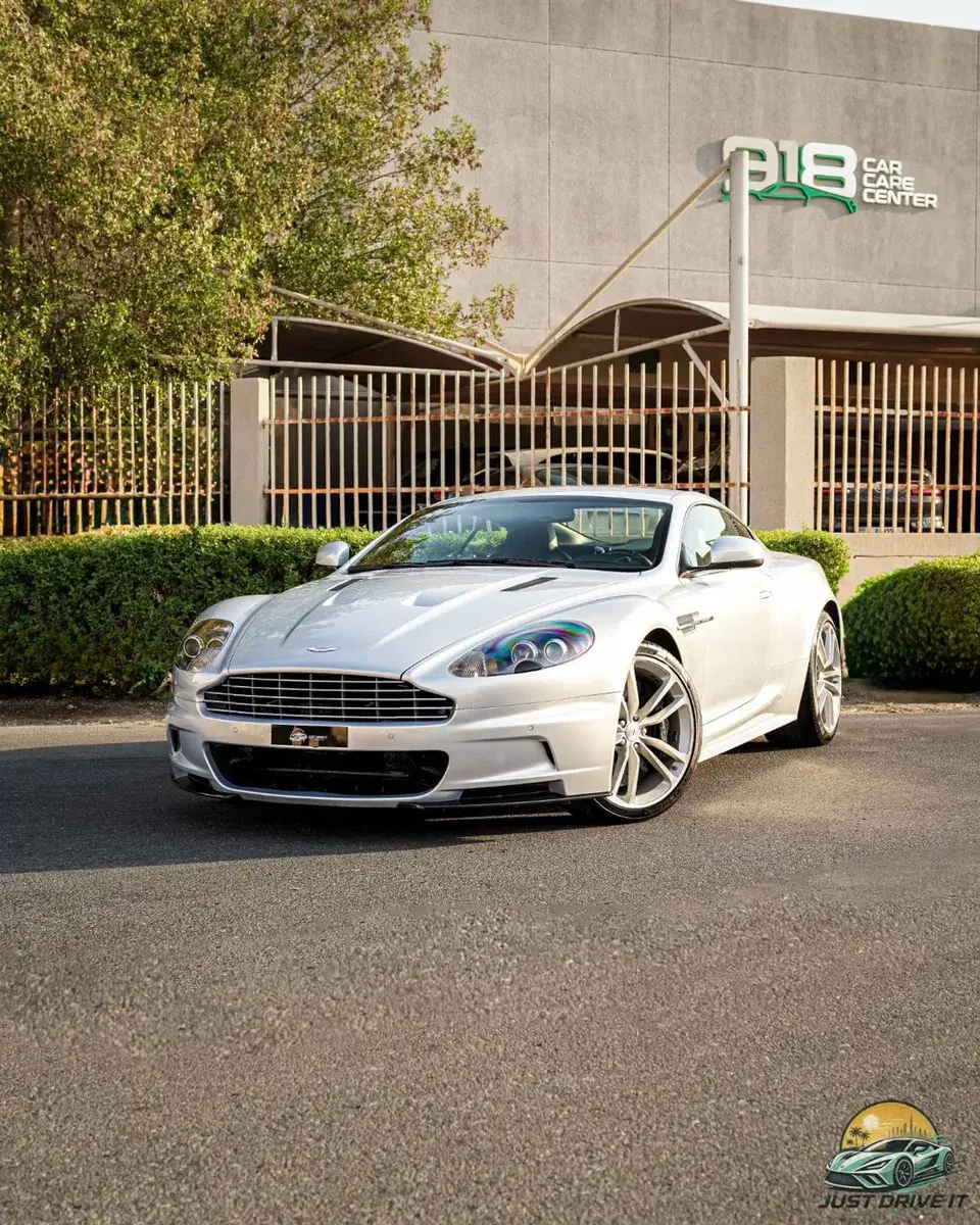 Aston Martin DBS 2012 — photo 1
