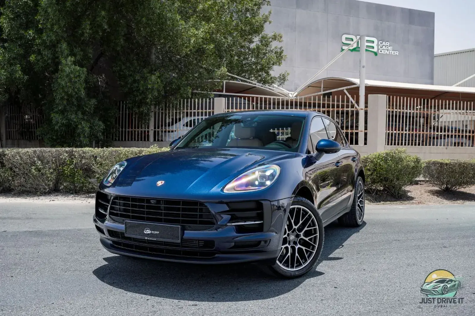 Porsche Macan 2021 — photo 1