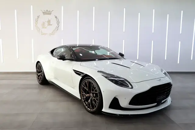 Aston Martin DB12