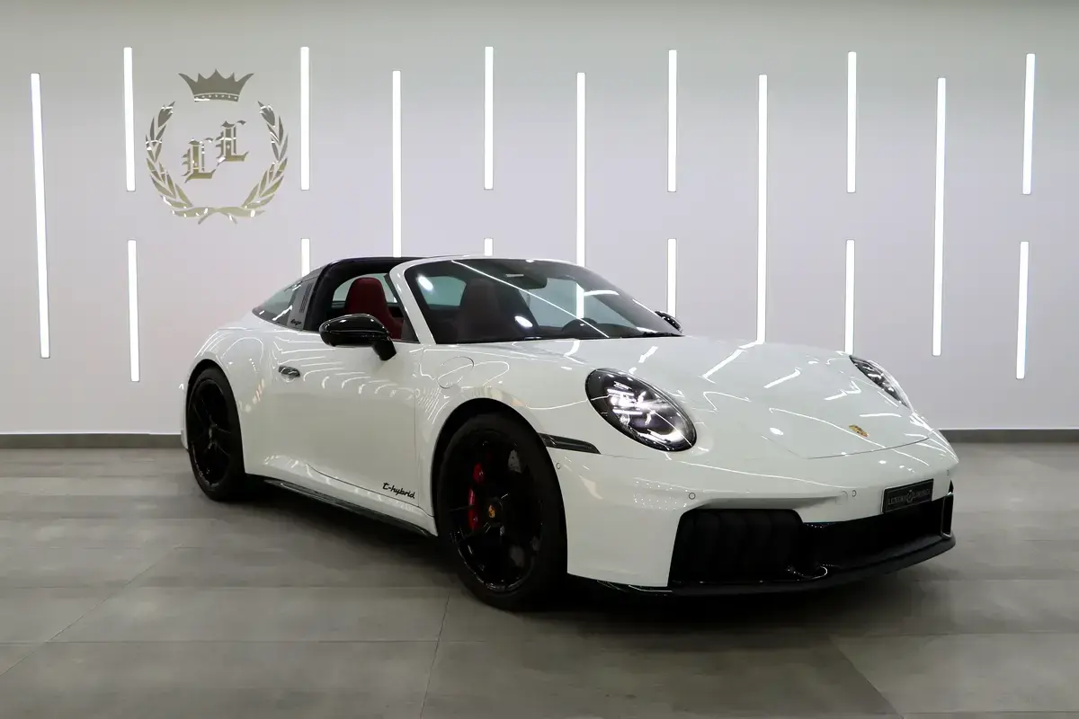 Porsche 911 2025 — photo 1