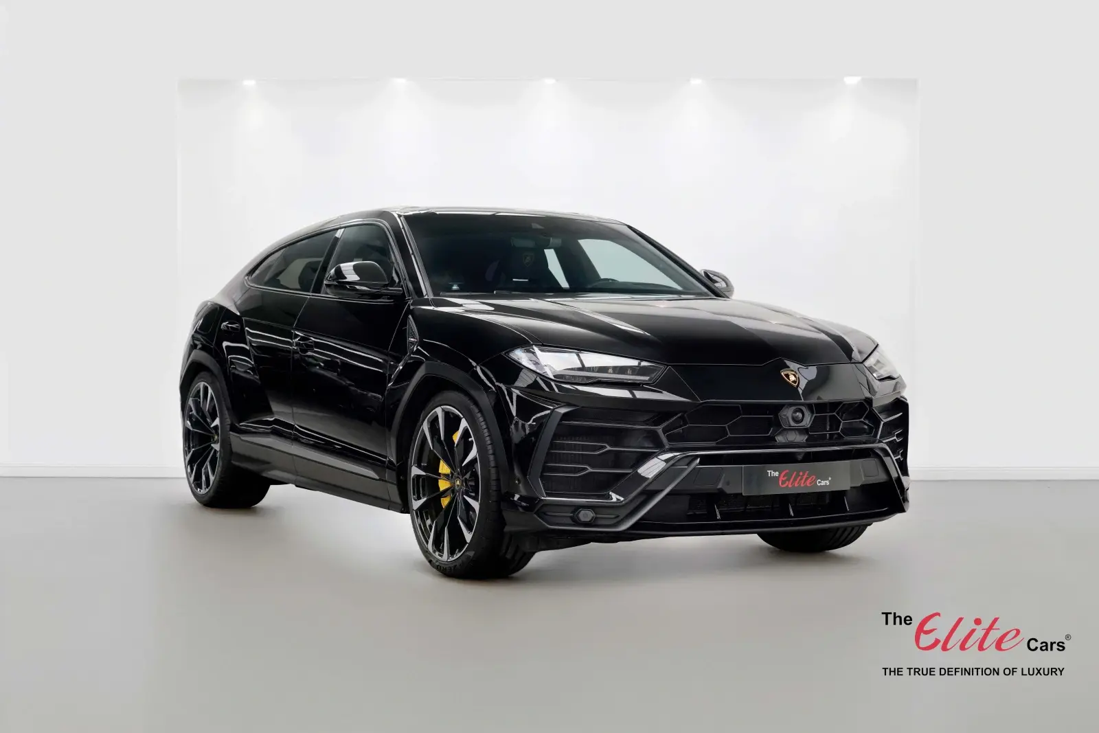 Lamborghini URUS 2021 — photo 1