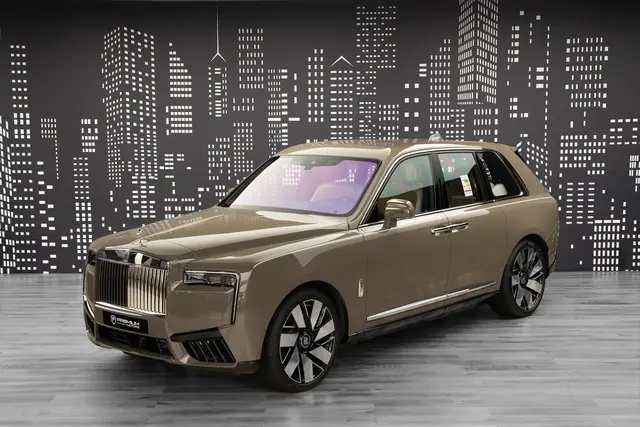 Rolls-Royce Cullinan Silver Badge