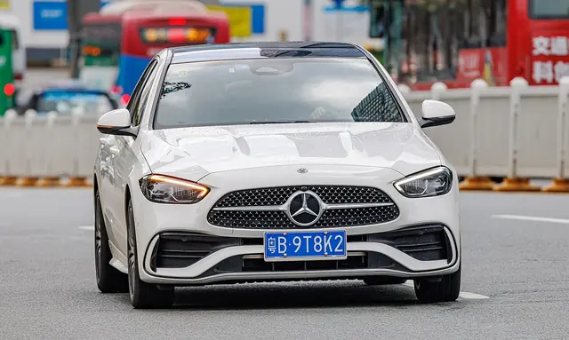 Mercedes-Benz C 200 SE