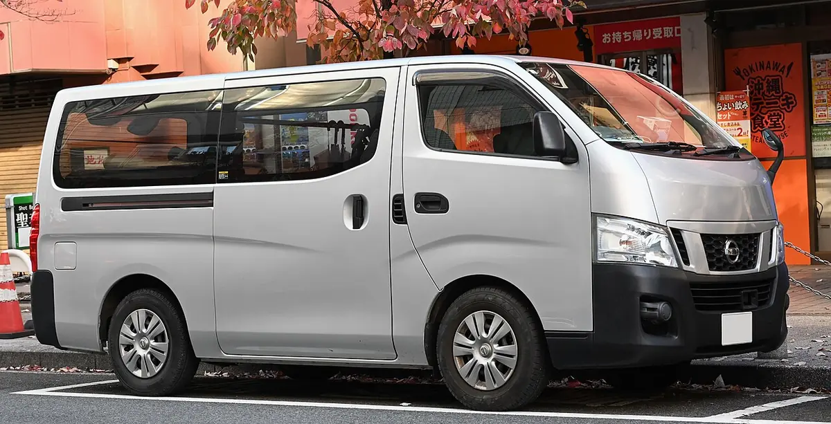 Nissan Urvan NV350 2021 — photo 1