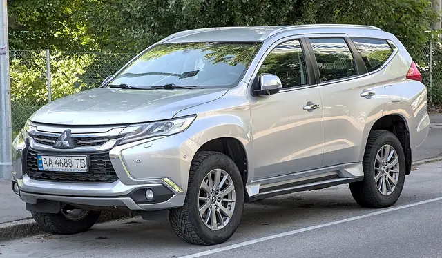 Mitsubishi Pajero GLS