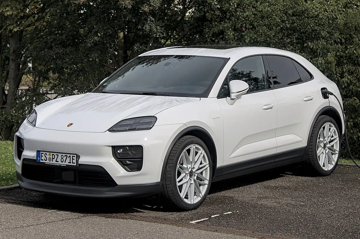 Porsche Macan Limited 2020 — photo 1